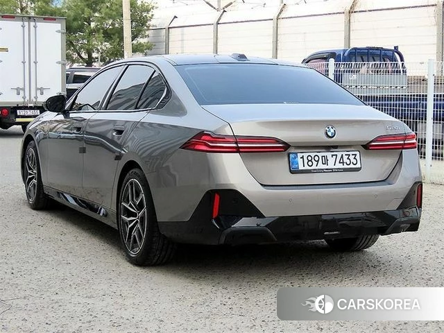 BMW 5 Series (G60) id 3857302 из Кореи 13