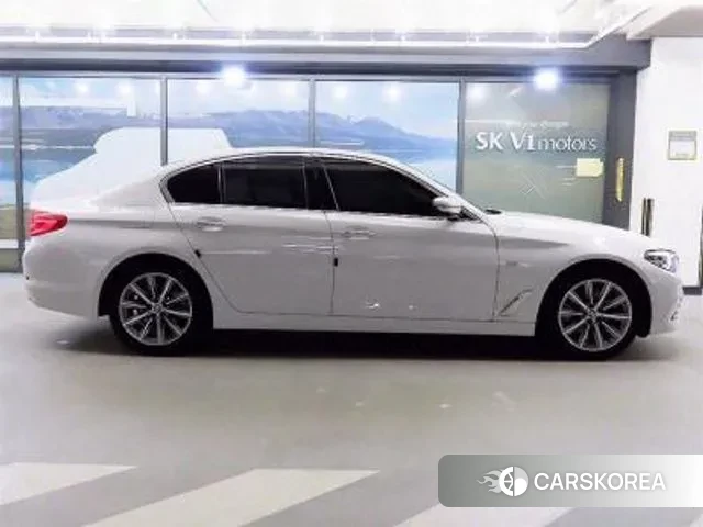 BMW 5 Series (G30) id 2991161 из Кореи 13