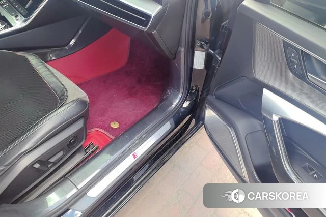 Audi A6L id 4258483 из Китая 10