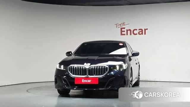 BMW 5 Series (G60) id 4739461 из Кореи 23
