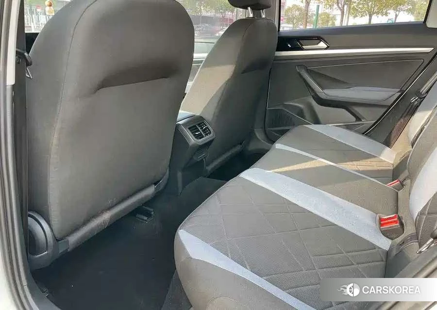 Volkswagen Lavida 2023 Белый из Китая, фото 3