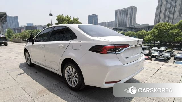 Toyota Corolla 2023 Белый из Китая, фото 5