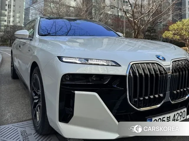 BMW 7 Series (G70) id 3502415 из Кореи 13