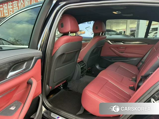 BMW 5 series 2024 Черный из Китая, фото 3