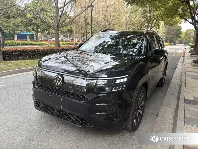 Volkswagen Touareg 2026 Черный из Китая, фото 3