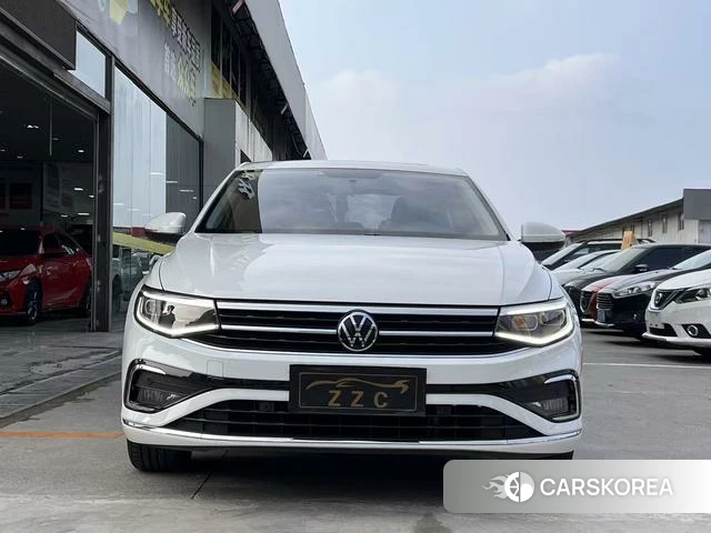 Volkswagen Bora 2024 Белый из Китая, фото 3