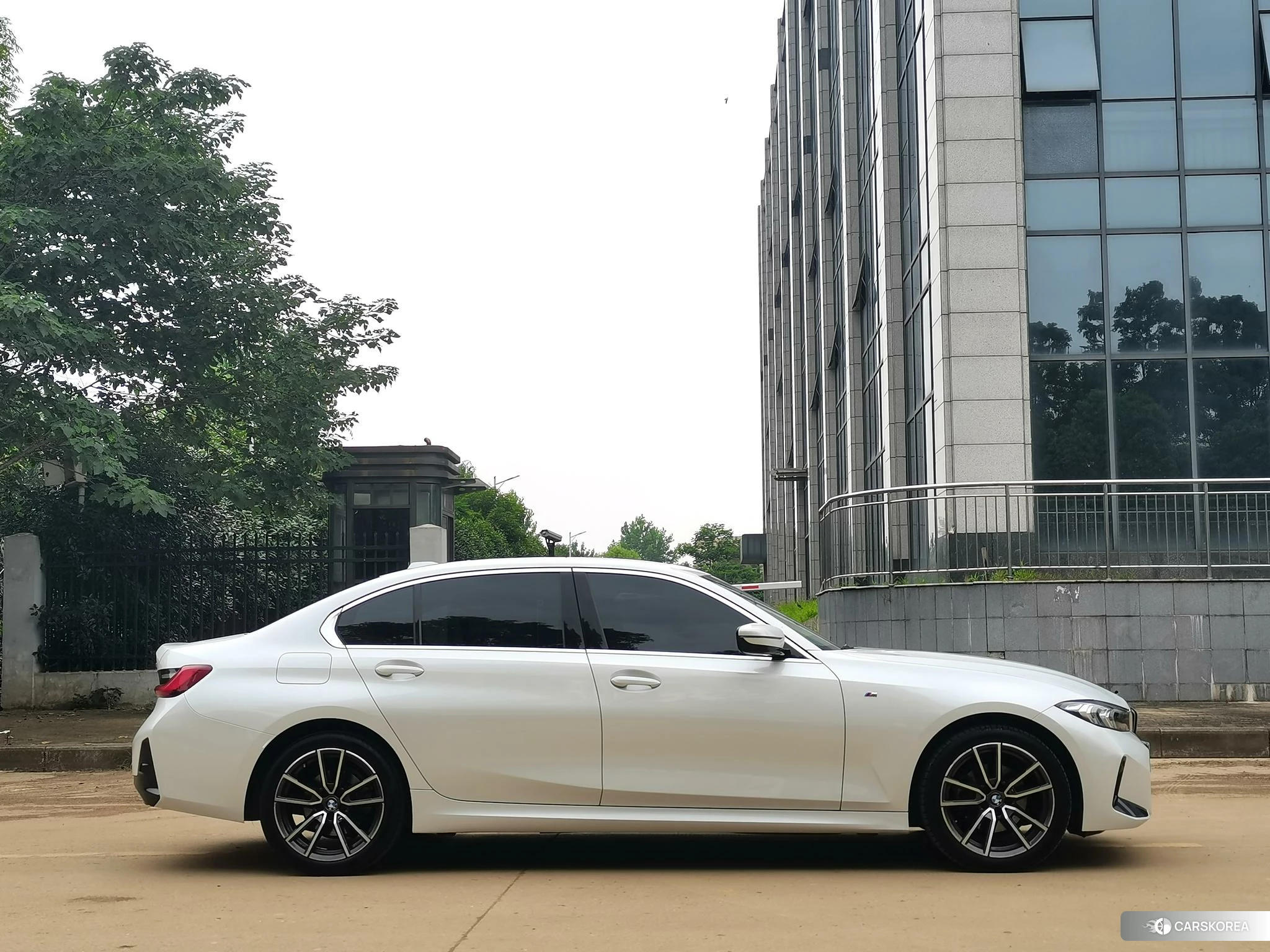 BMW 3 series id 4473557 из Китая 19