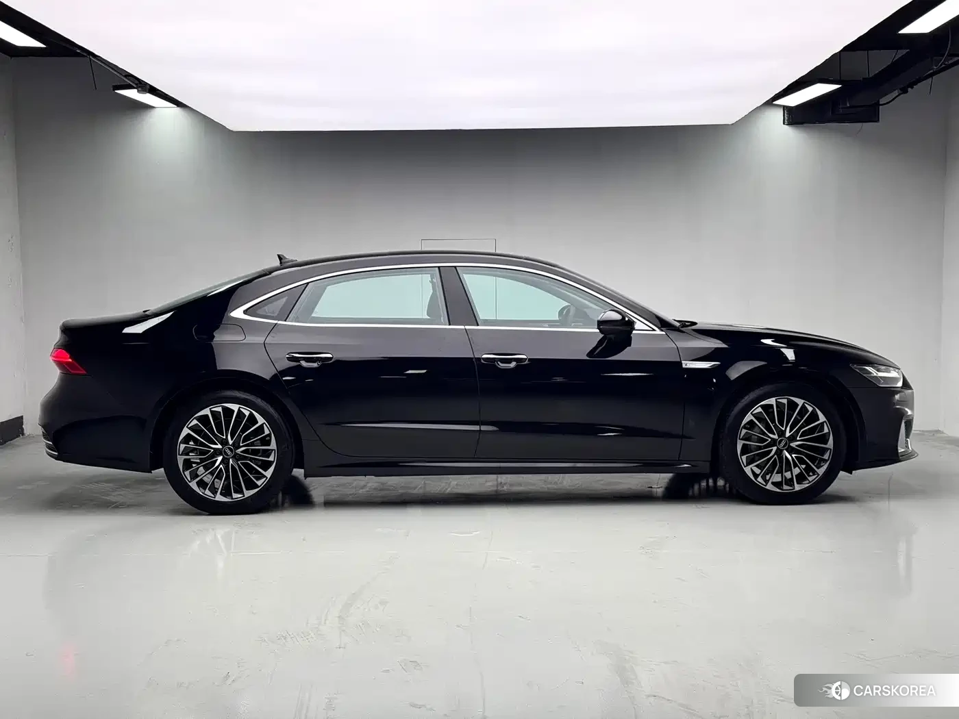Audi A7L id 4600760 из Китая 13