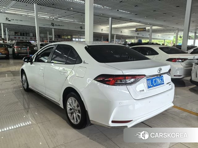 Toyota Corolla 2022 Белый из Китая, фото 3
