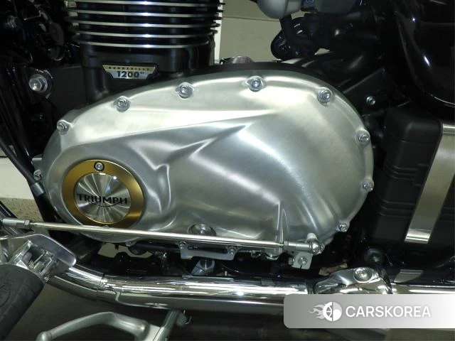 Engine photo