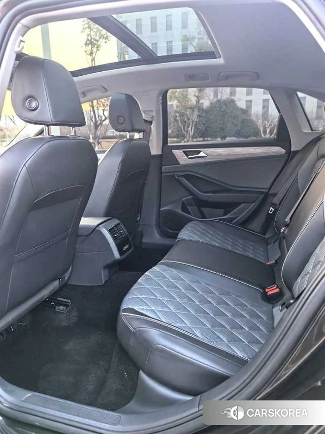 Volkswagen Sagitar 2023 Темно-серый из Китая, фото 3