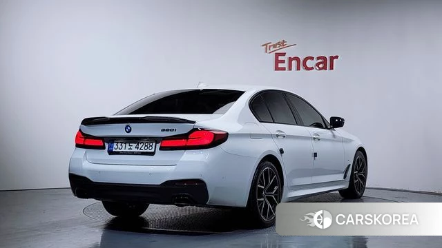 BMW 5 Series (G30) id 3892166 из Кореи 13