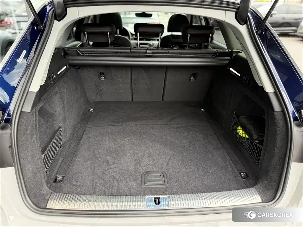 Audi A4L id 4654419 из Китая 7
