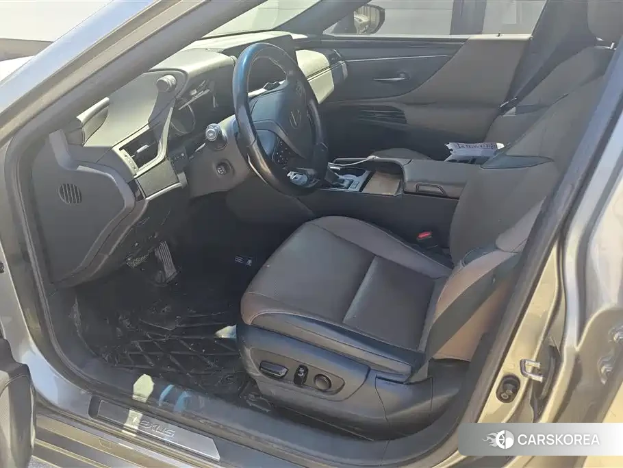 Lexus ES id 4547528 из Китая 9