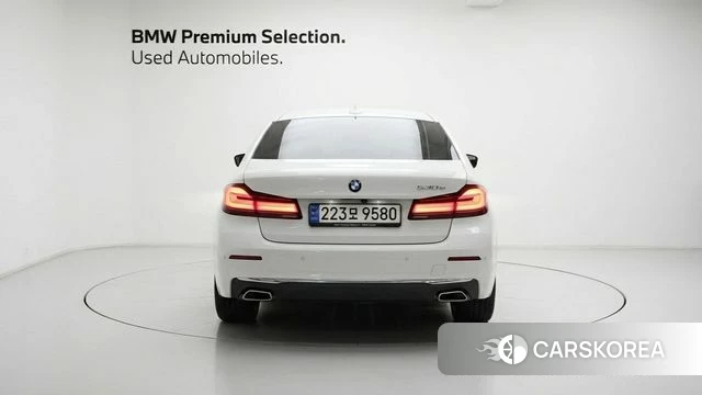 BMW 5 Series (G30) 2021 Белый из Кореи, фото 3