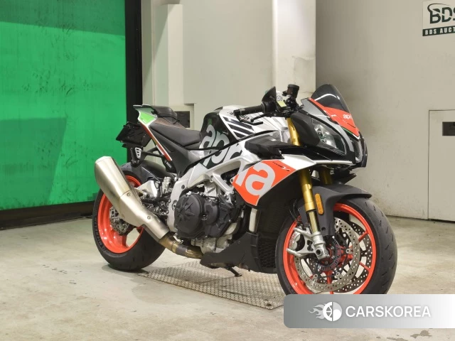 Проданный Aprilia TUONO V4 1100 FACTORY 2017 из Японии, фото 2