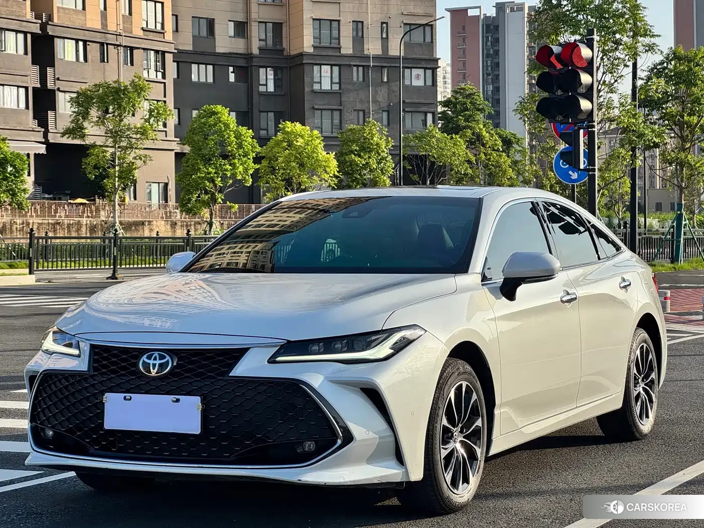 Toyota Avalon 2024 Белый из Китая, фото 6