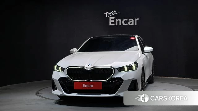 BMW 5 Series (G60) id 4634921 из Кореи 23