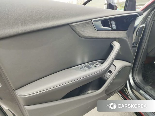 Audi A4L id 4313581 из Китая 11