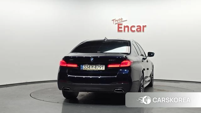 BMW 5 Series (G30) id 3891696 из Кореи 13