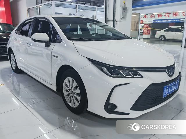 Toyota Corolla 2024 Белый из Китая, фото 3