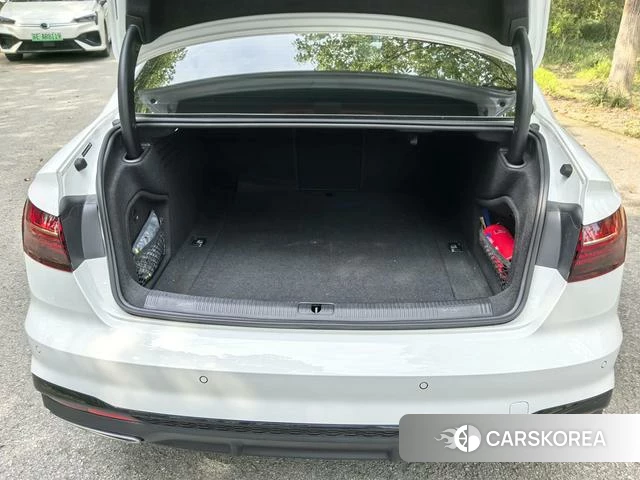Audi A4L 2024 Белый из Китая, фото 5
