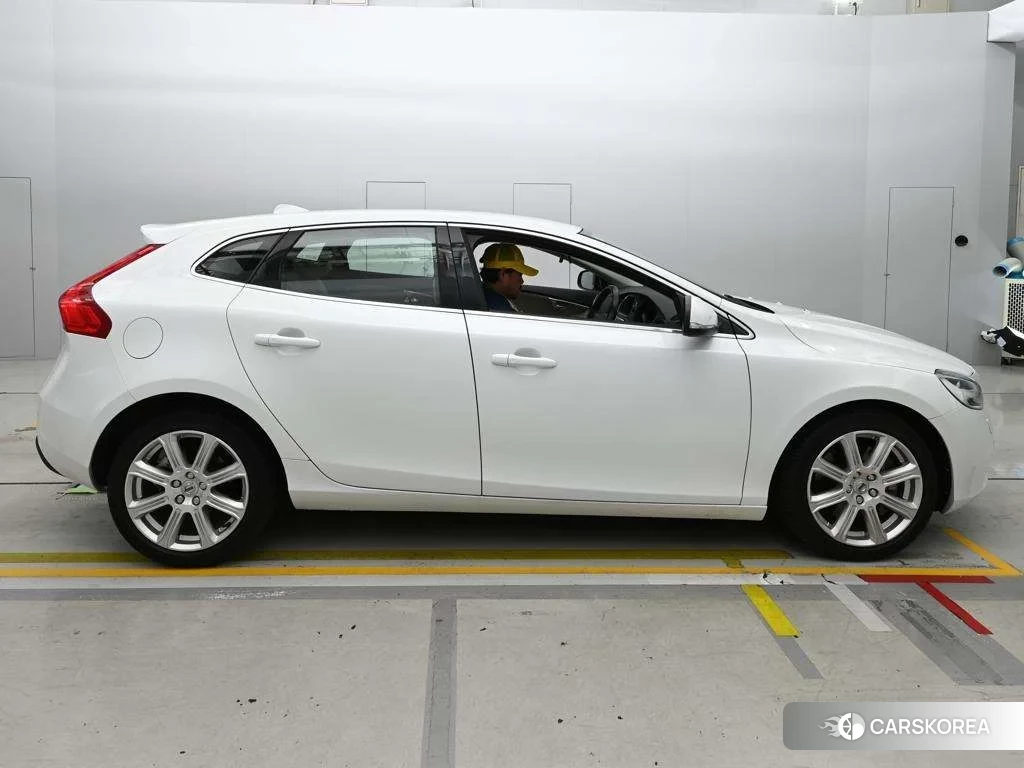 Volvo V40 2018 из Японии, фото 3
