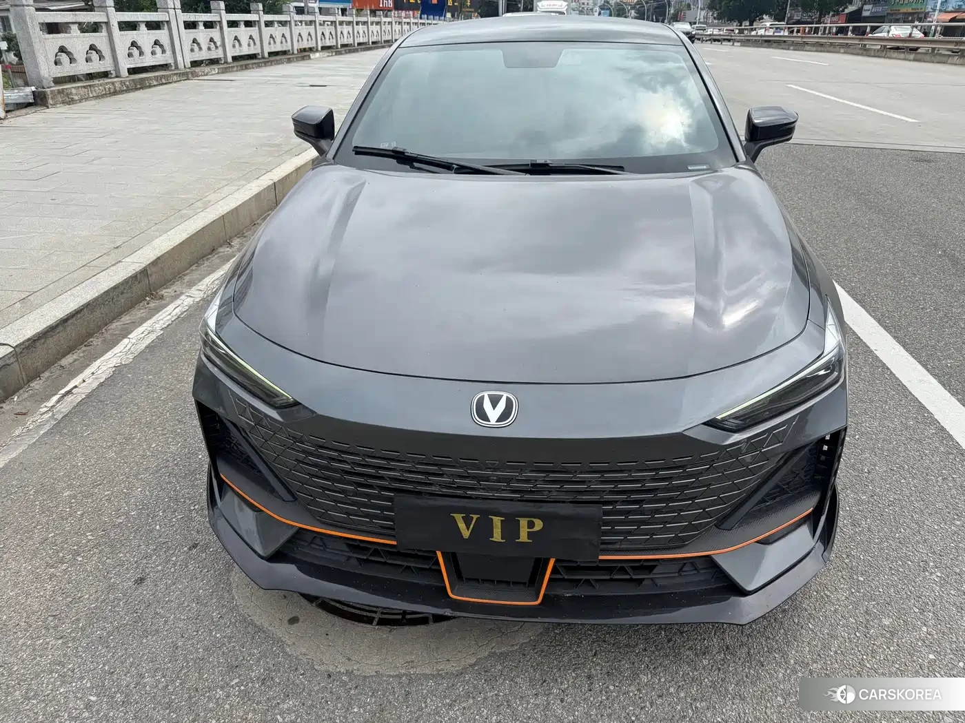 Chang'an UNI-V 2022 Silver/gray из Китая, фото 3