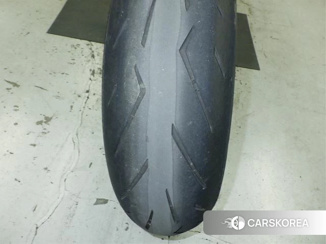 Ducati STREETFIGHTER V4 S id 3951940 из Японии 23