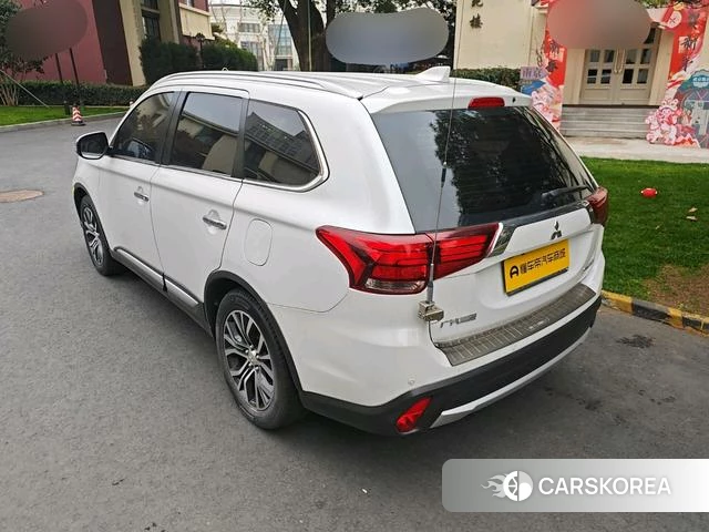 Mitsubishi  Outlander 2019 Белый из Китая, фото 3