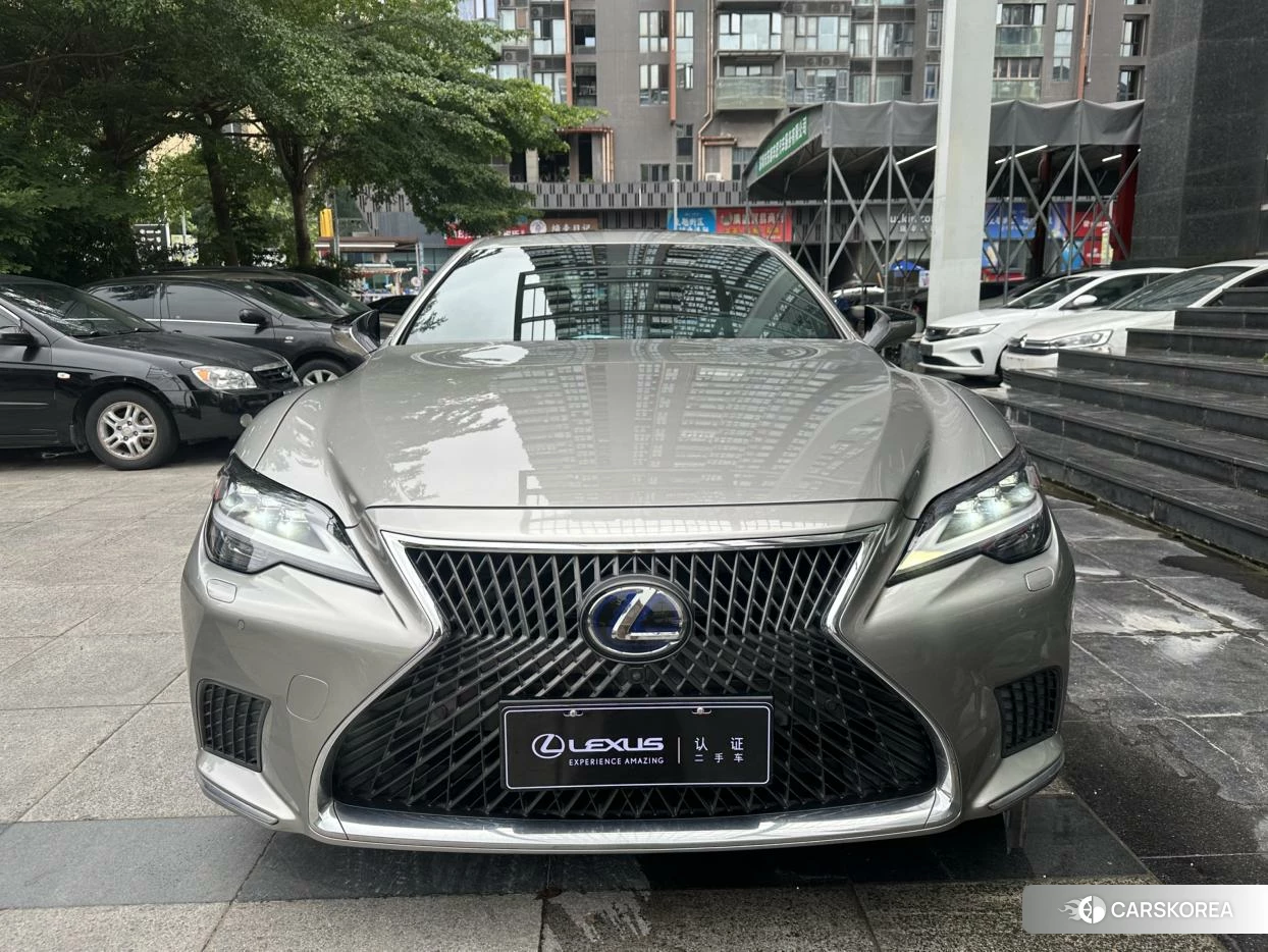 Lexus LS 2019 Серебристо-серый из Китая, фото 3