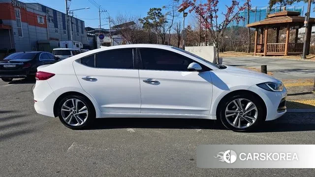 Hyundai Avante AD id 3543762 из Кореи 13