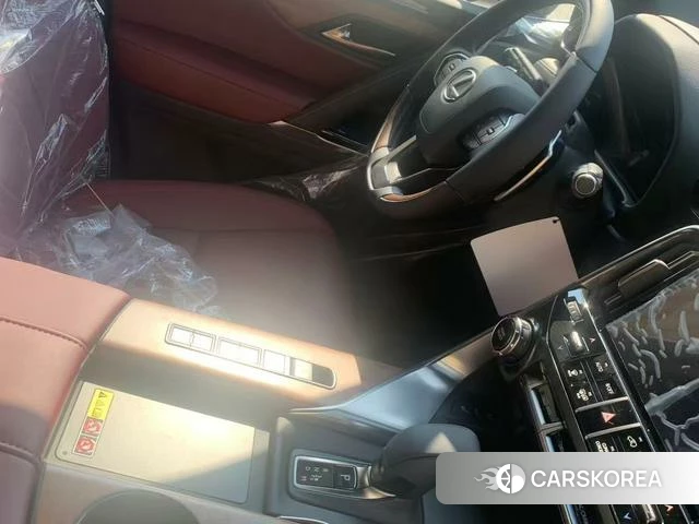 Lexus LX 2025 Темно-серый из Китая, фото 3