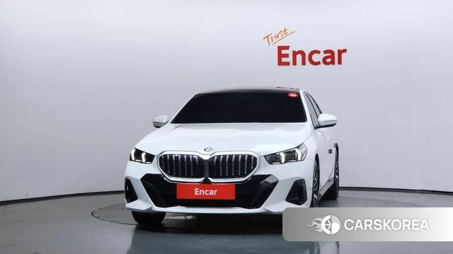 BMW 5 Series (G60) id 4590145 из Кореи 23
