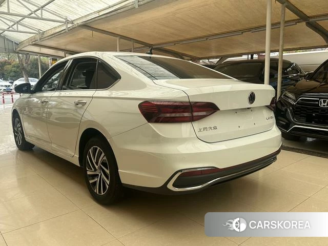Volkswagen Lavida 2023 Белый из Китая, фото 3