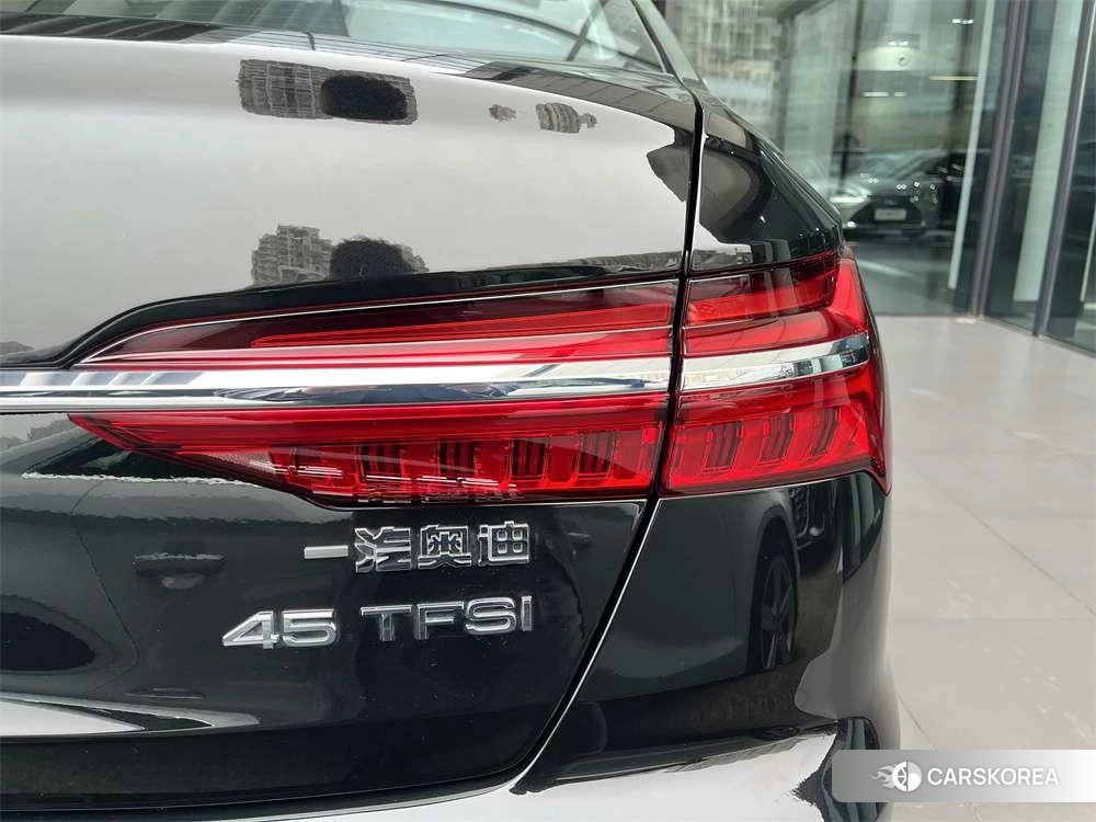 Audi A6L id 4426857 из Китая 7