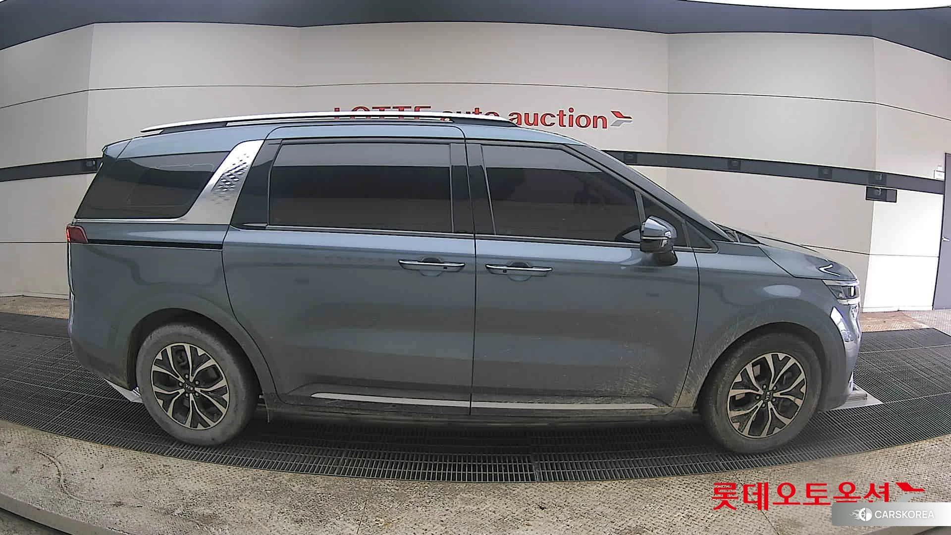 Kia Carnival id 3875742 из Кореи 23