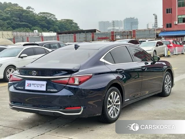 Lexus ES id 4301759 из Китая 9