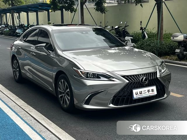 Lexus ES 2023 Серебристо-серый из Китая, фото 3