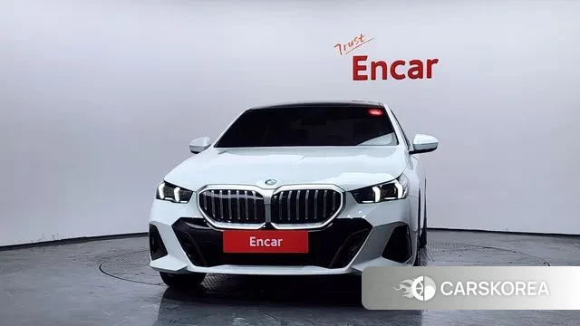 BMW 5 Series (G60) id 3695932 из Кореи 13