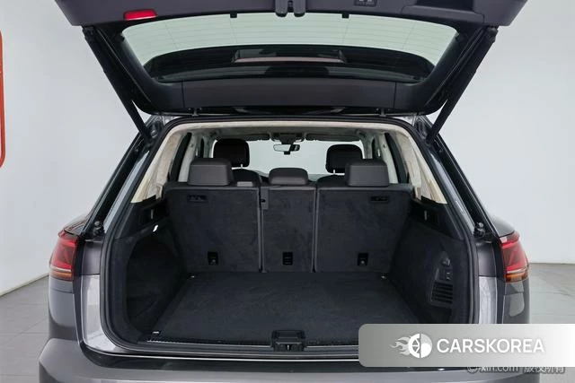 Volkswagen Touareg id 4253584 из Китая 17