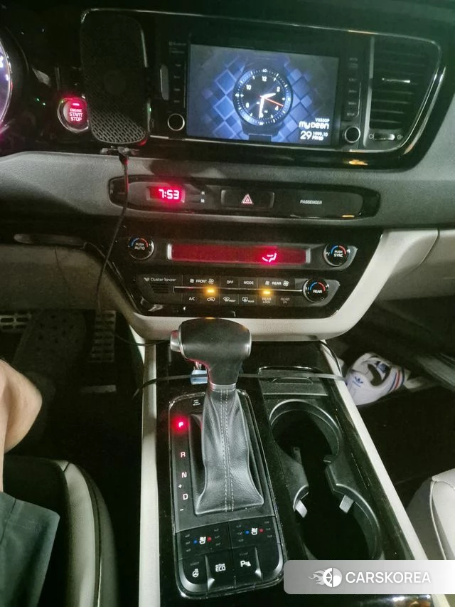 Kia All New Carnival 2018 Серебряный из Кореи, фото 3