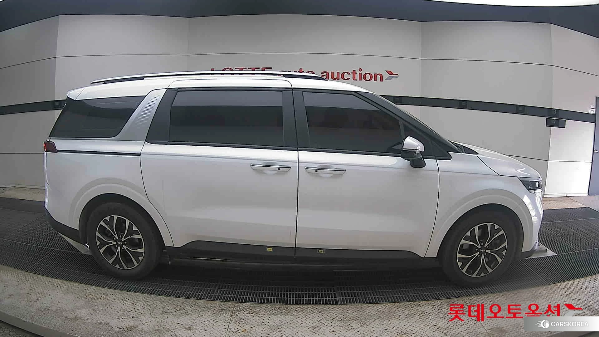 Kia Carnival id 4289573 из Кореи 23