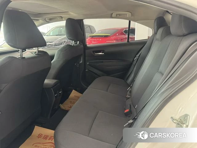 Toyota Corolla 2023 Белый из Китая, фото 3