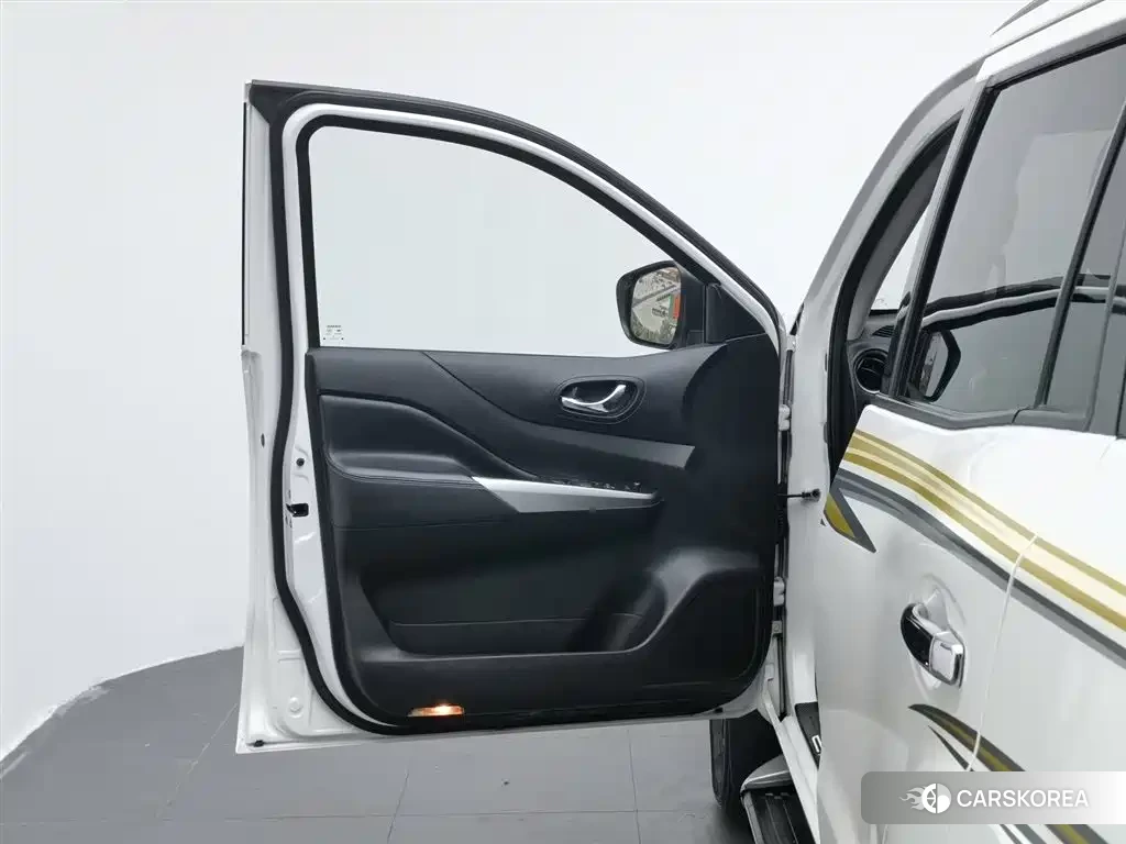 Nissan Terra id 4601994 из Китая 17