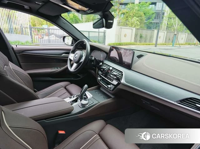 BMW 5 series 2023 Черный из Китая, фото 6
