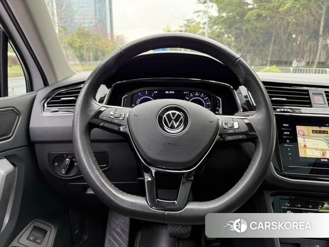Volkswagen Tiguan L PHEV id 4277240 из Китая 14