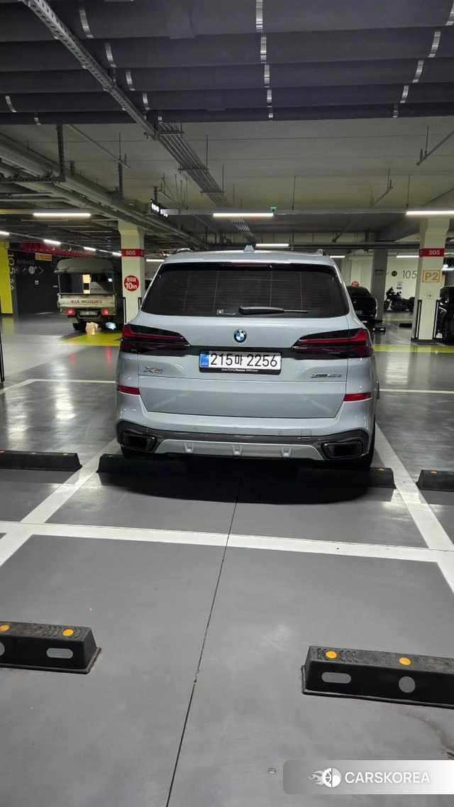 BMW X5 (G05) 2025 Серебристо-серый из Кореи, фото 3