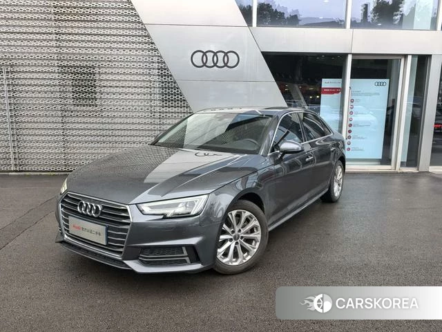 Audi A4L 2020 Темно-серый из Китая, фото 5