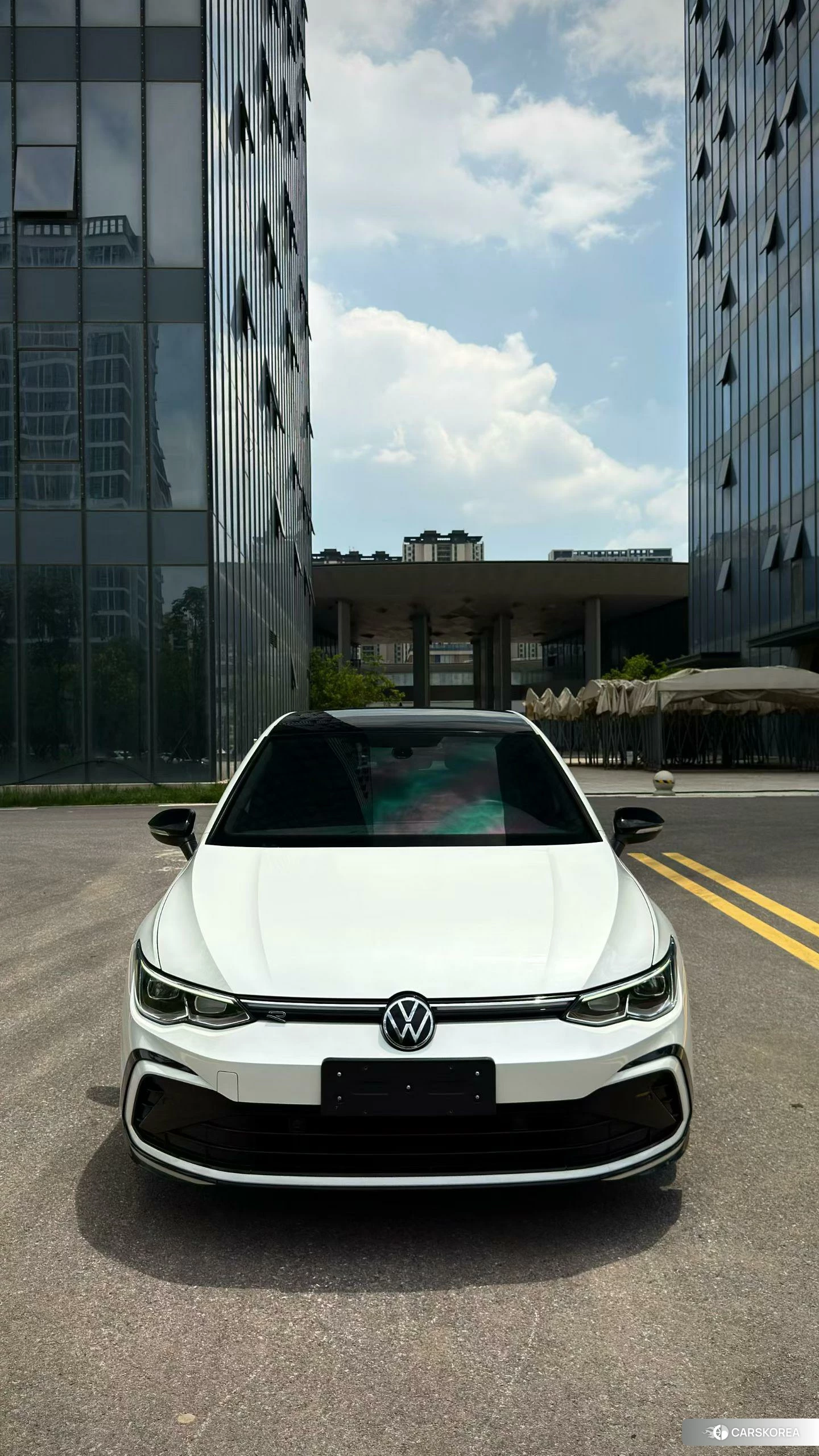 Volkswagen Golf 2023 Белый из Китая, фото 3